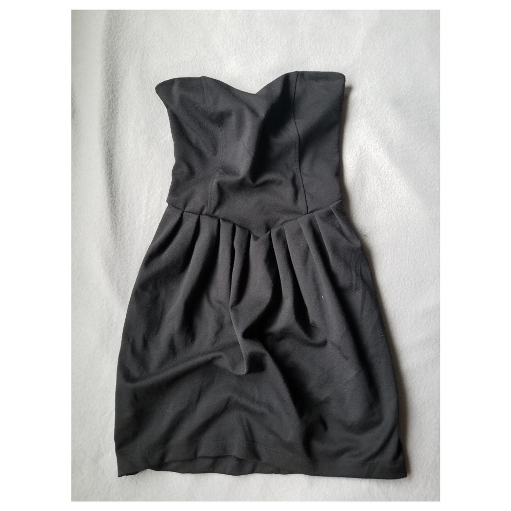 Little black strapless dress XS